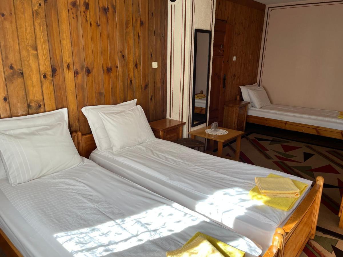 Guest House Lina โคปริฟชทิทซา ภายนอก รูปภาพ