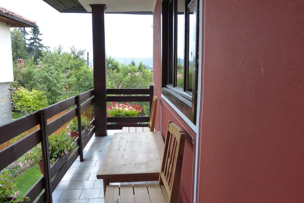 Guest House Lina โคปริฟชทิทซา ภายนอก รูปภาพ