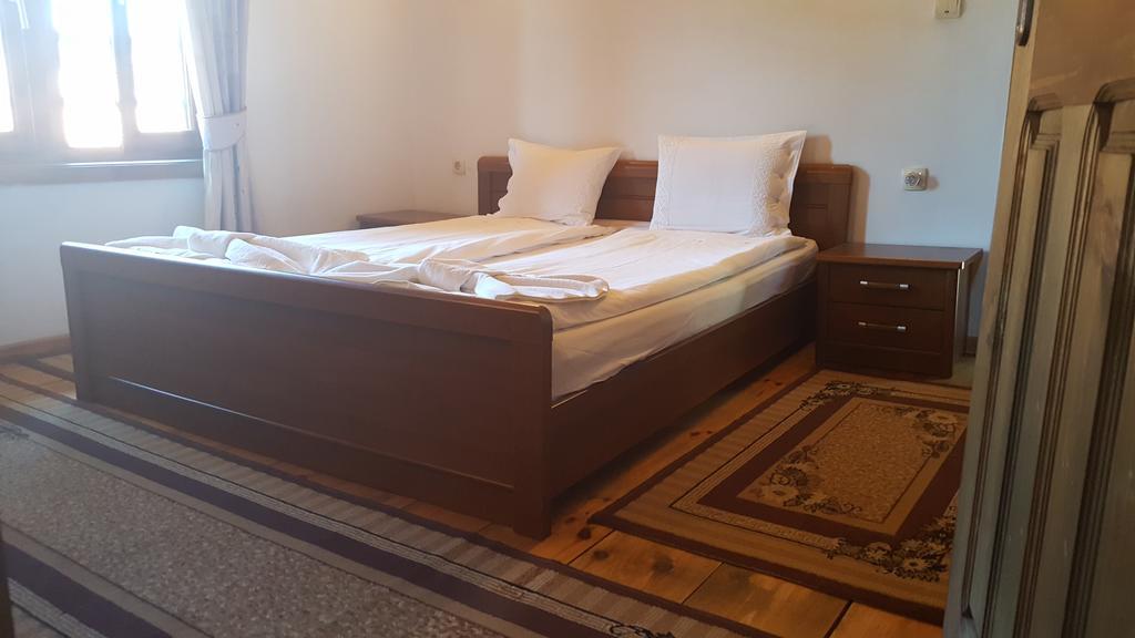 Guest House Lina โคปริฟชทิทซา ภายนอก รูปภาพ